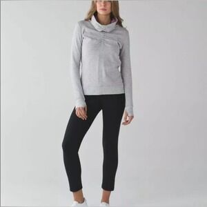 Lululemon Reversible Sweater Pullover Gray Size 6 Thumbholes